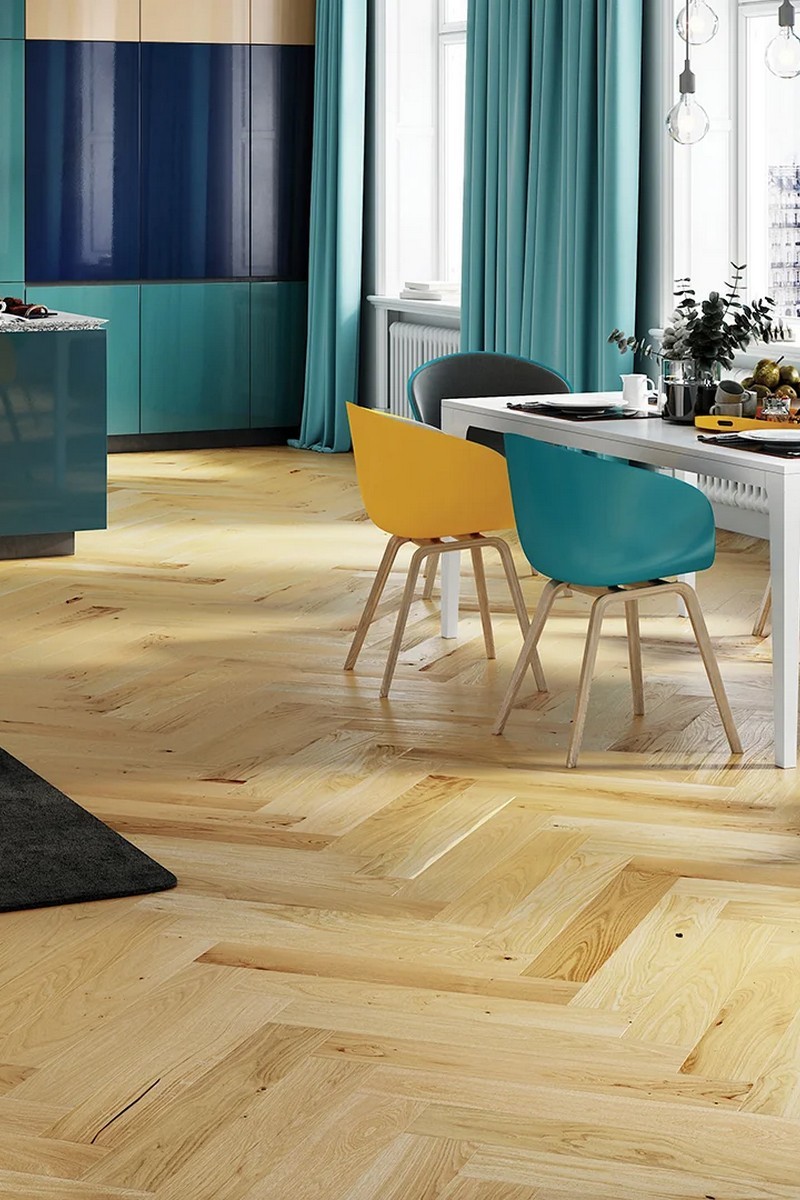 Parchet triplustratificat Herringbone Stejar Caramel 130