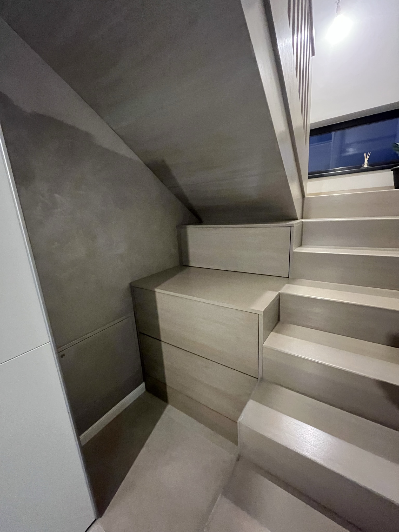 Scara stejar minimalist albit