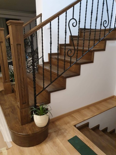 Scara stejar traditionala