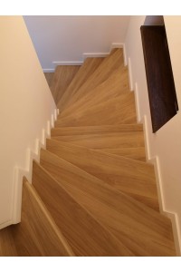 Scara din stejar cu contratrepte