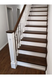 Scara stejar cu stalpi albi