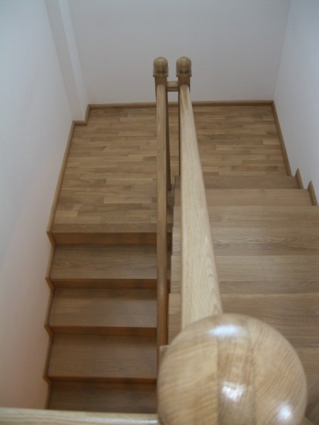 Scara din stejar rustica
