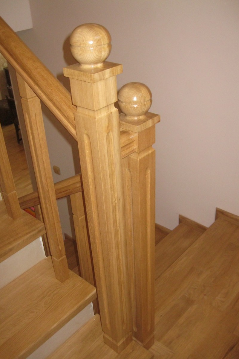 Scara stejar cu contratrepte din gresie