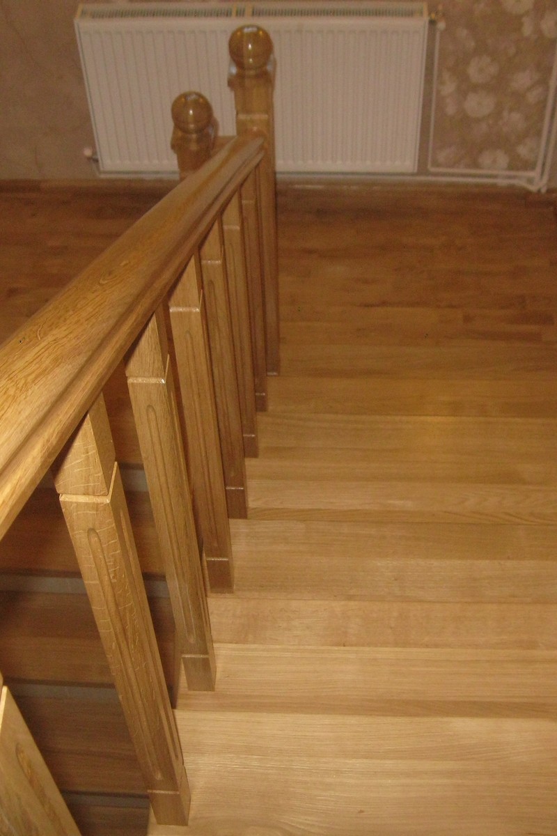 Scara stejar cu contratrepte din gresie