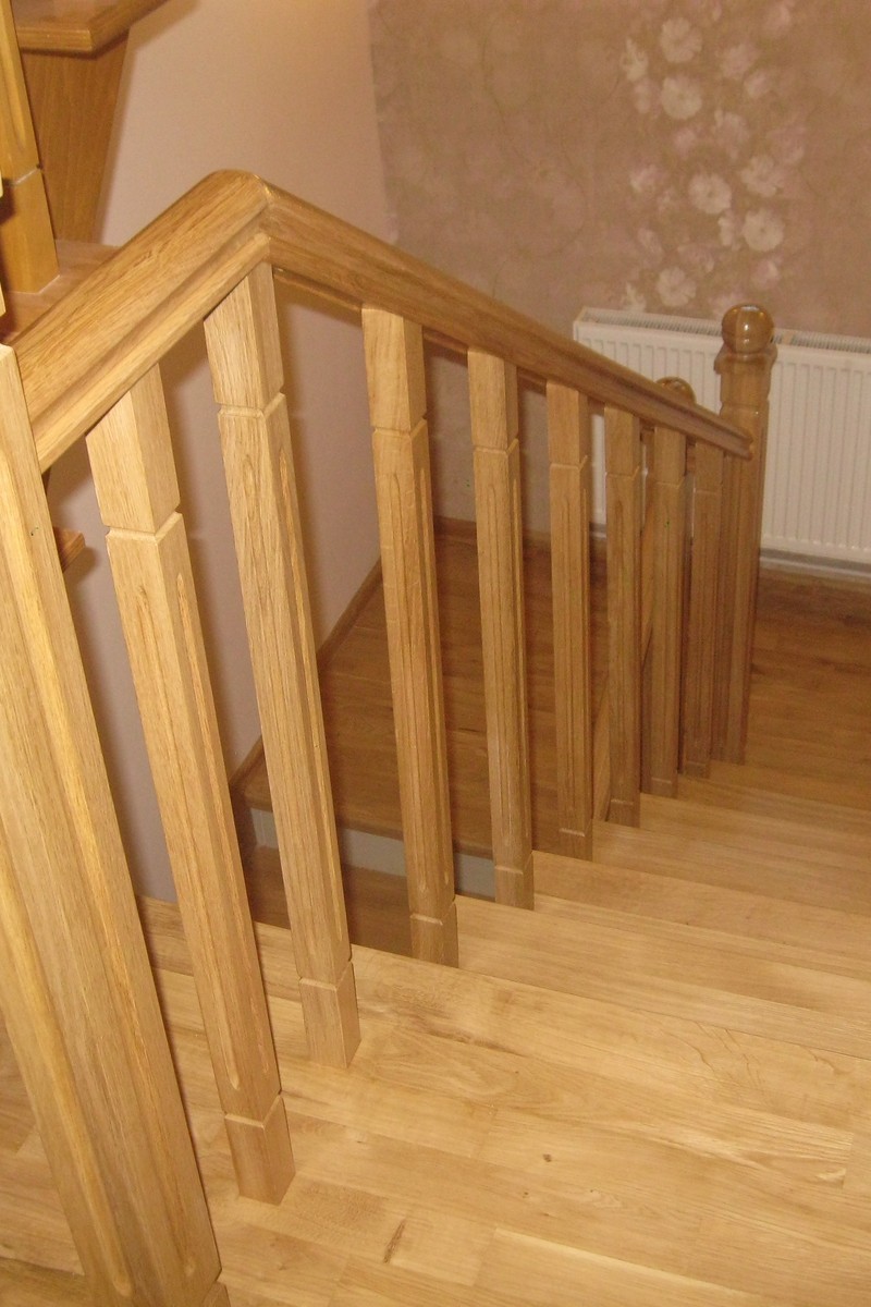 Scara stejar cu contratrepte din gresie