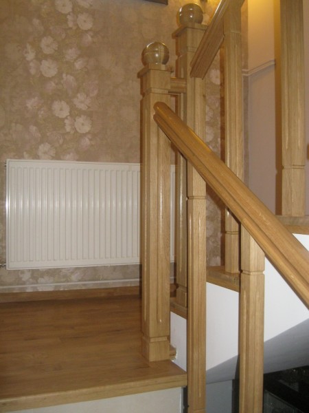 Scara stejar cu contratrepte din gresie