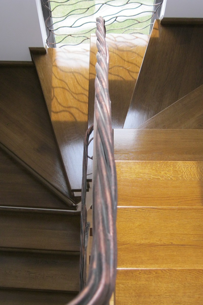 Scara din stejar cu fier forjat