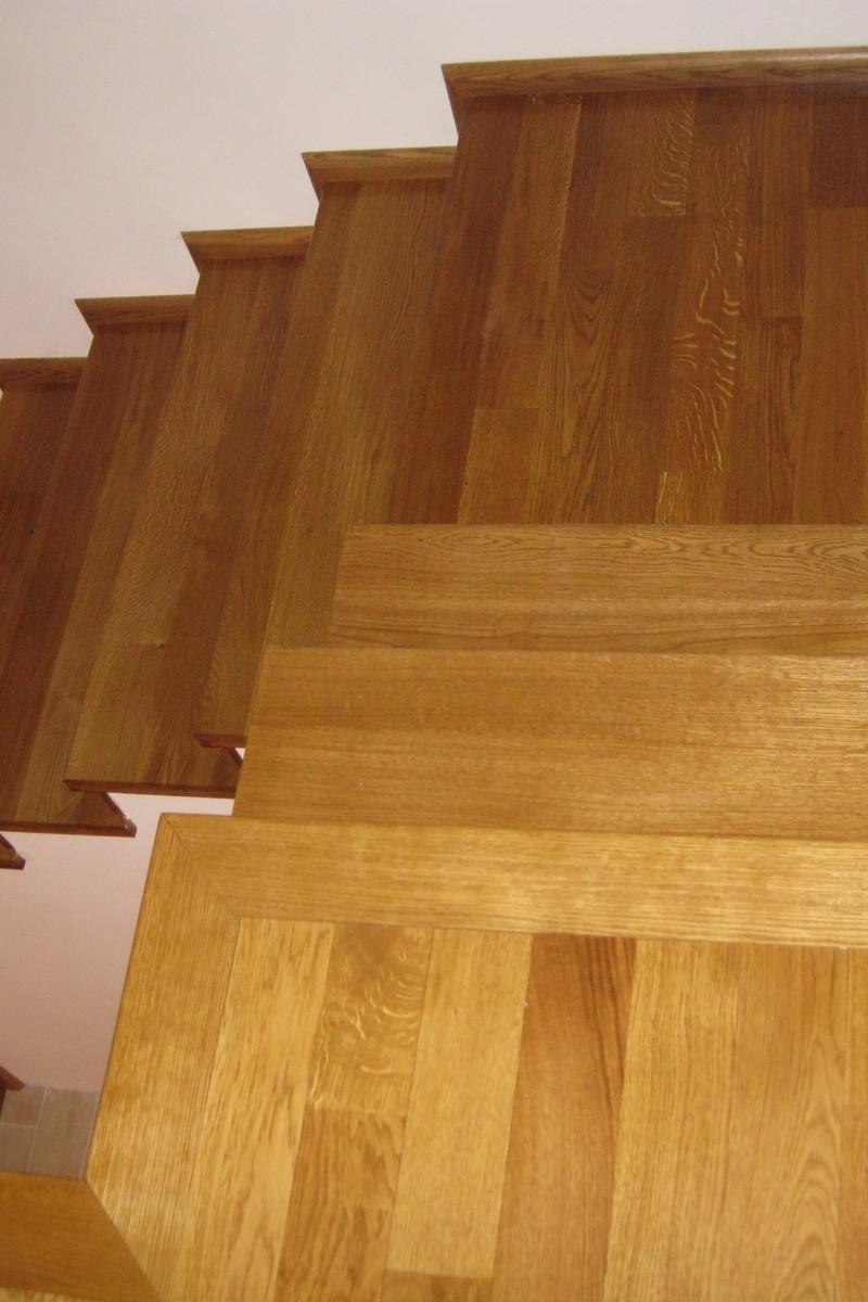 Scara stejar finisata Teak