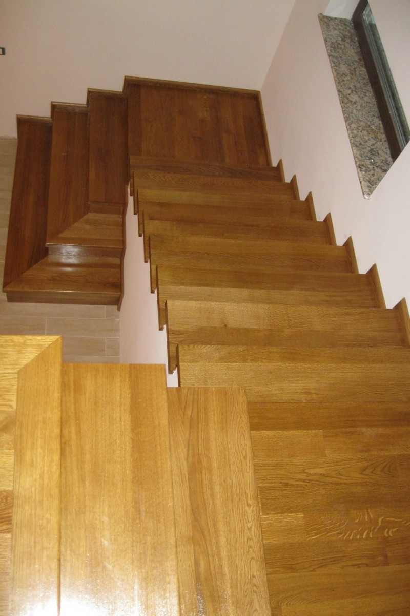 Scara stejar finisata Teak