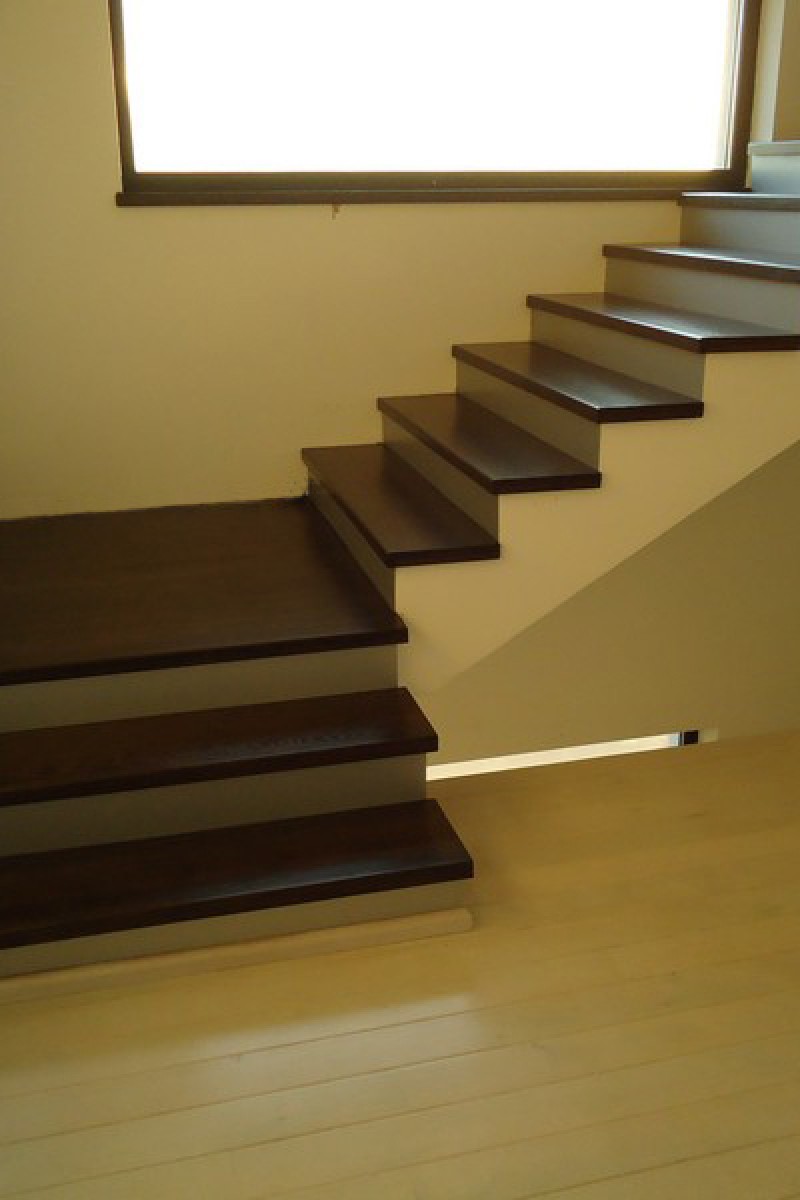 Scara Stejar cu contratrepte albe