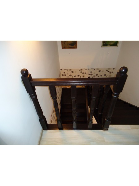 Scara stejar cu balustri