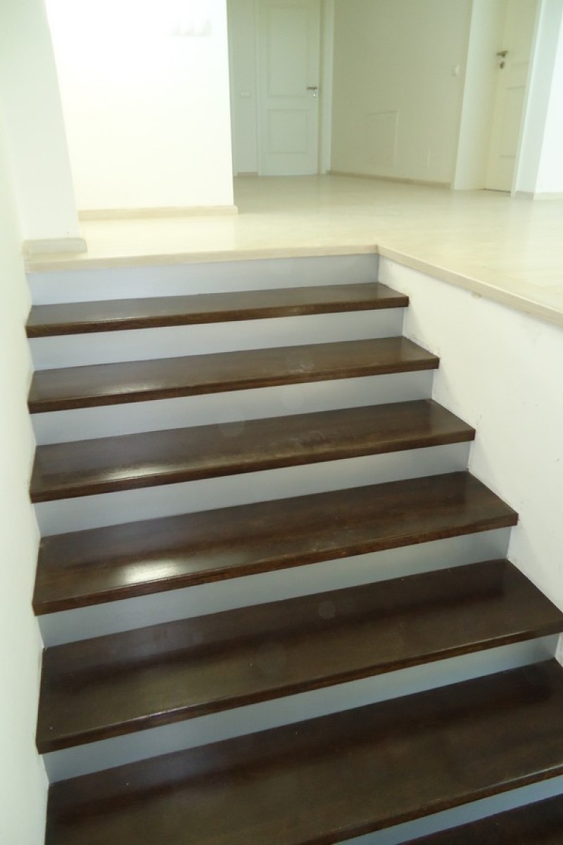 Scara Stejar cu contratrepte albe