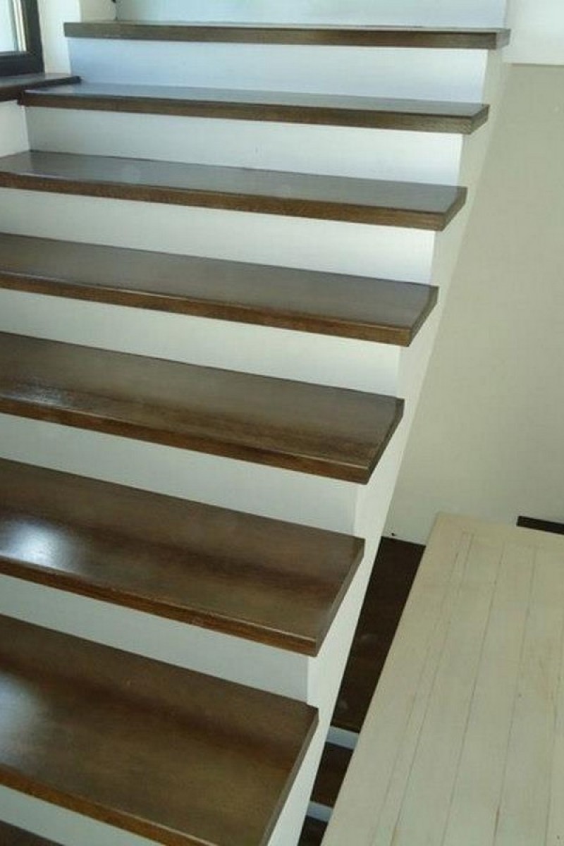 Scara Stejar cu contratrepte albe