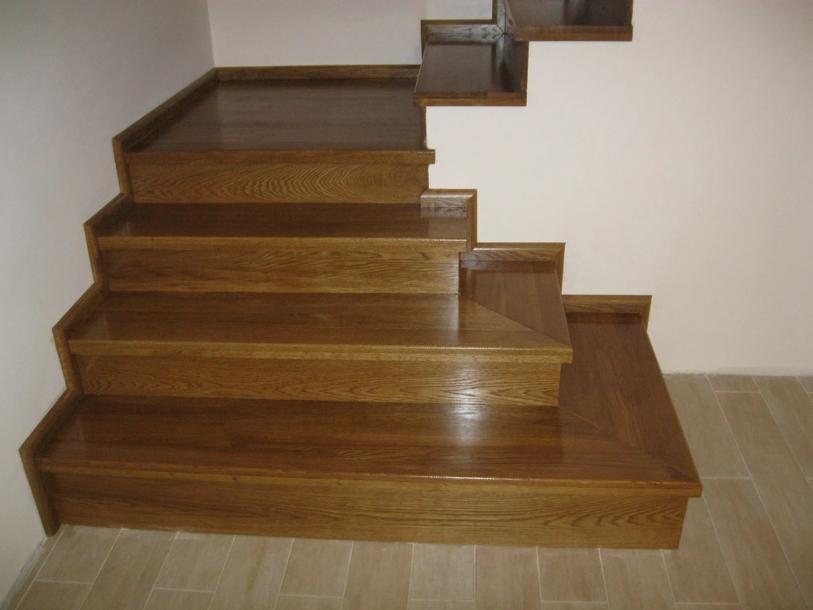 Scara stejar finisata Teak