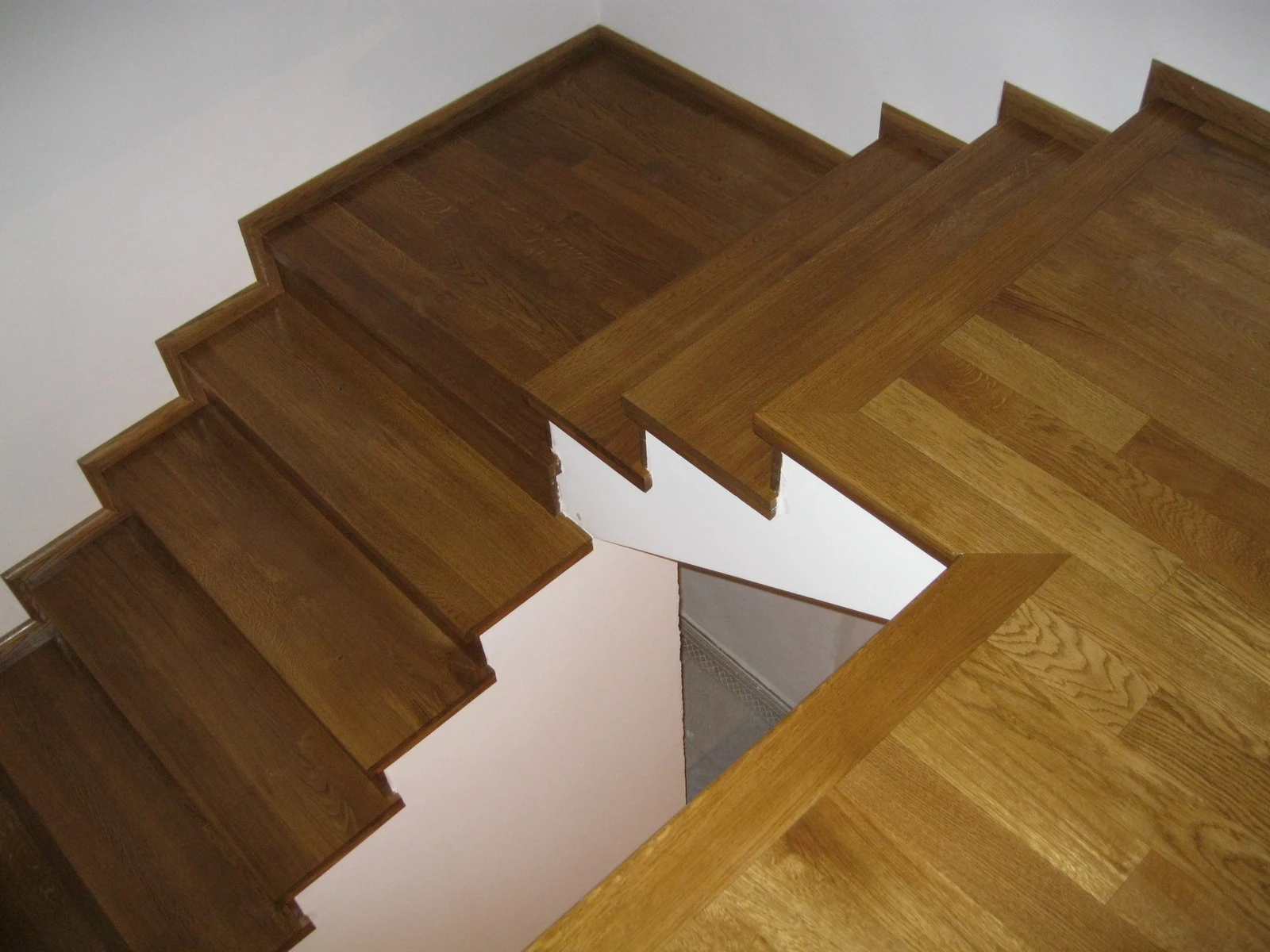 Scara stejar finisata Teak
