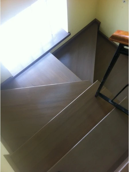 Scara Stejar finisata Wenge