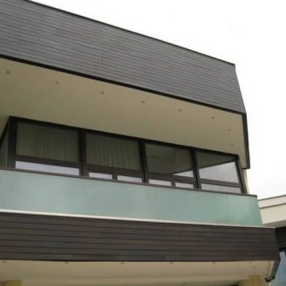 Sistem de fatada ventilata din Iroko