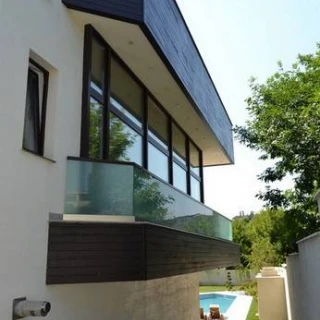 Sistem de fatada ventilata din Iroko