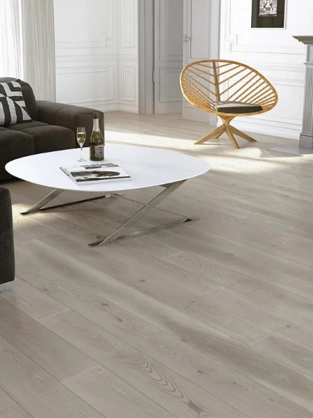 Parchet triplustratificat Frasin Platinum Grande scurt