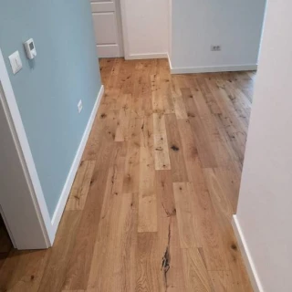 Parchet tripliustratificat Kahrs Husk si scara